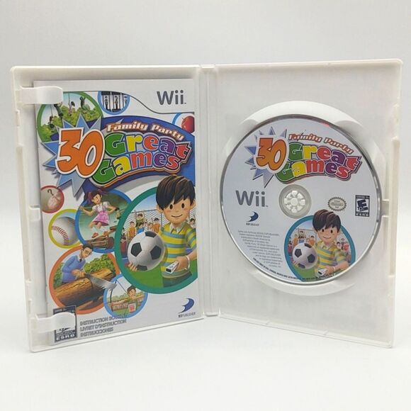 Family Party 30 Great Games for Nintendo Wii Game with Instruction Manua… - Picture 2 of 4